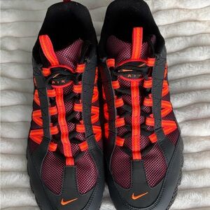 Nike Air Humara. NWT